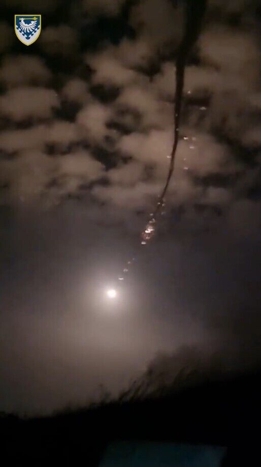 Захисники півдня показали кадри знищення "шахедів" під час нічної атаки. Відео