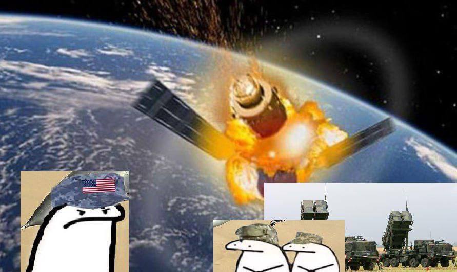 "А спутники можно Patriot сбивать?" В сети прокатилась волна мемов и шуток после странных вспышек в Киеве. Фото