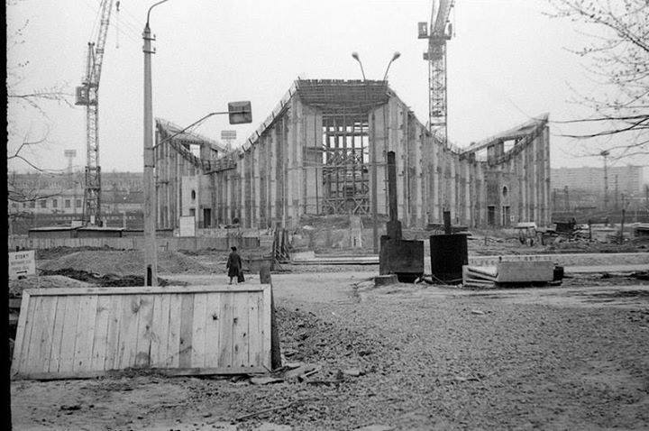 В сети показали, как в 1980-х годах строили "Бермудский треугольник" в Киеве. Архивные фото