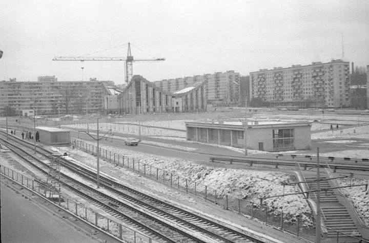 В сети показали, как в 1980-х годах строили "Бермудский треугольник" в Киеве. Архивные фото