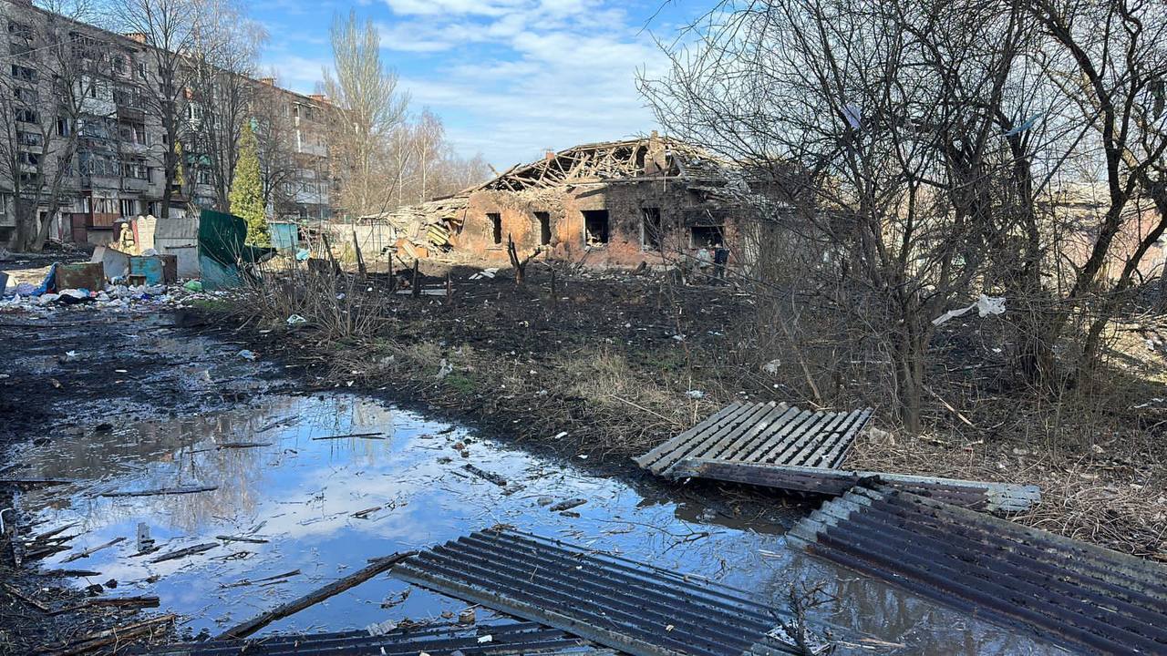 Оккупанты обстреляли центр Константиновки: погибли по меньшей мере шесть человек. Фото