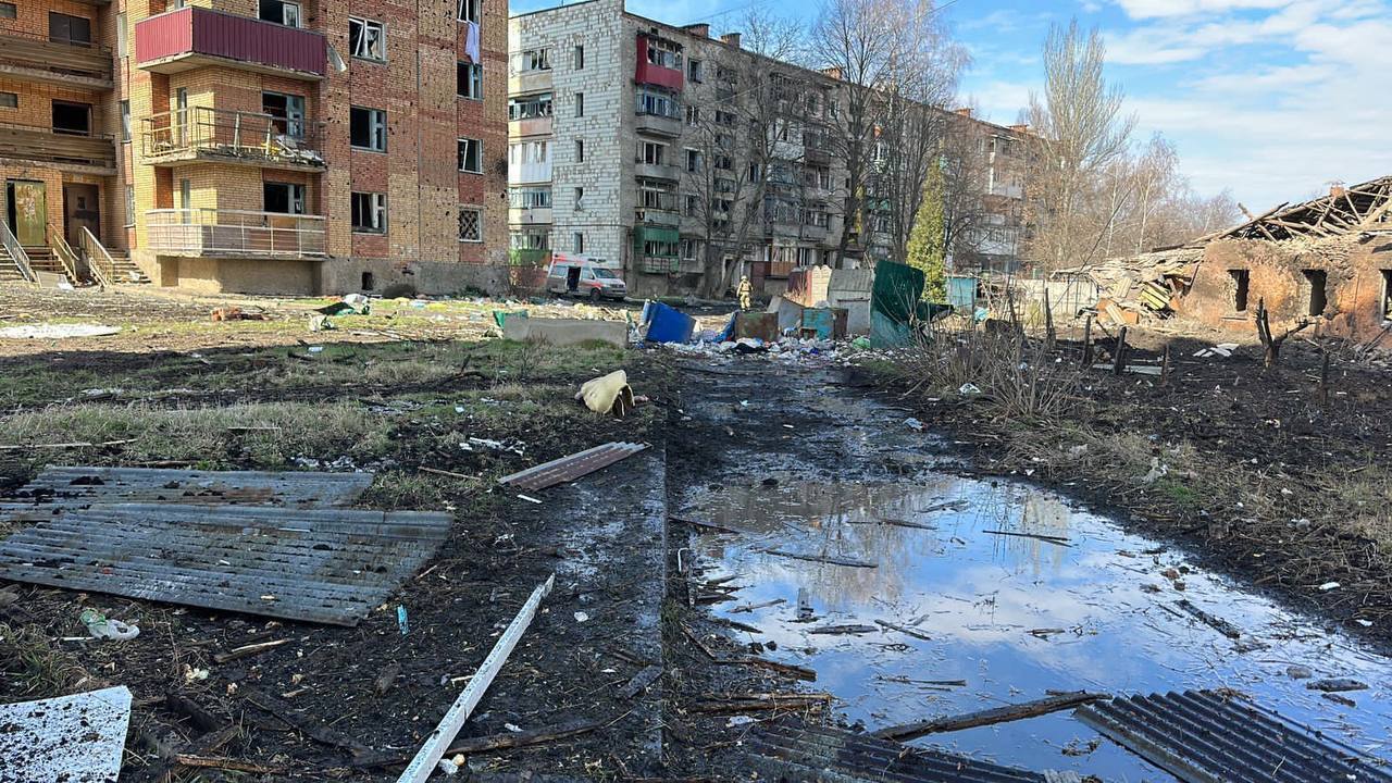 Окупанти обстріляли центр Костянтинівки: загинуло щонайменше шестеро осіб. Фото