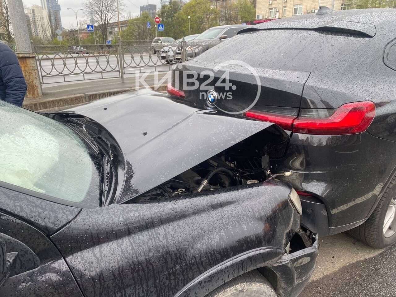 У Києві на Печерську сталась масова аварія. Фото та відео