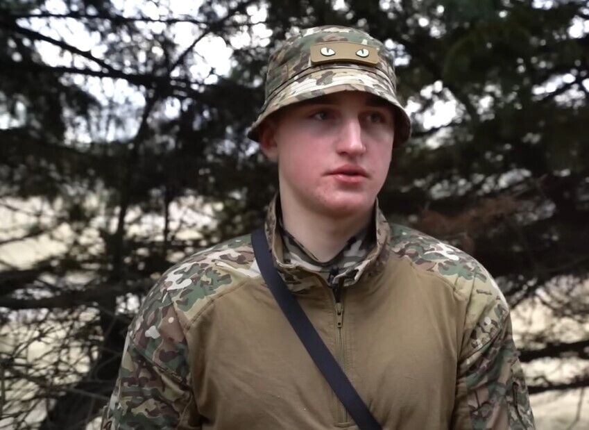 "У свої 18 років вирішив взяти зброю до рук": захисник України розповів про бій із ворогом під Бахмутом на відстані восьми метрів. Відео
