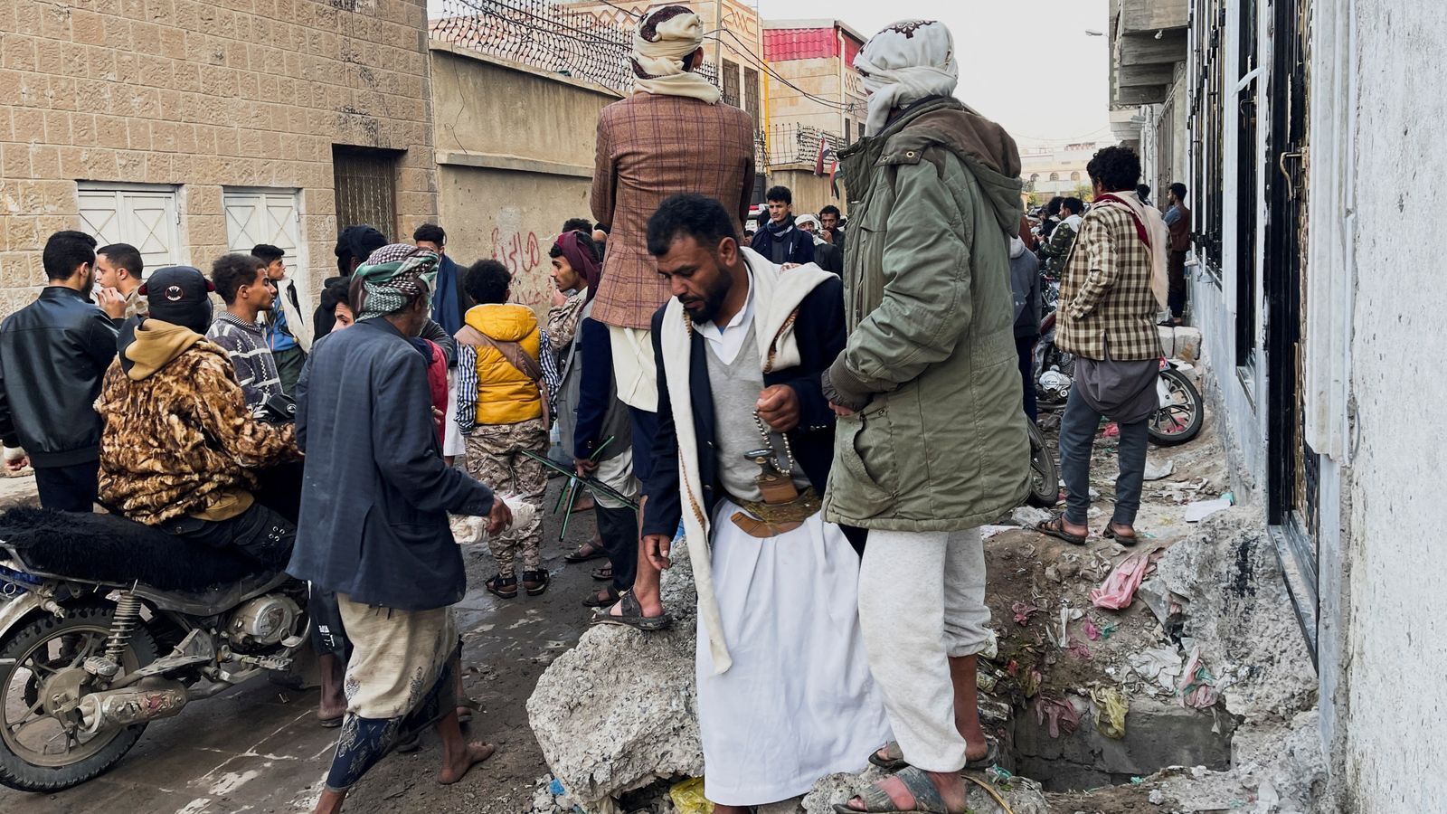 У Ємені через тисняву в школі загинули 78 людей, сотні отримали поранення. Фото і відео