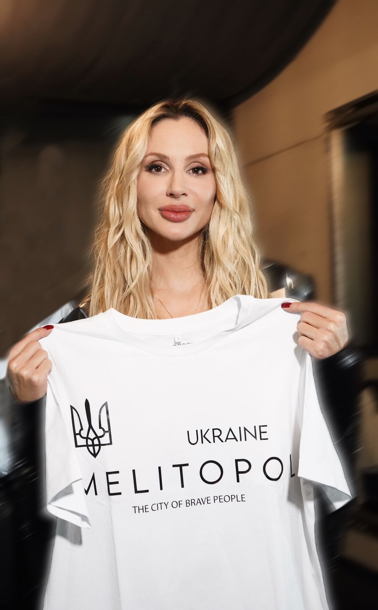 Певица посетила крупнейшую в Европе пристанище для украинских беженцев