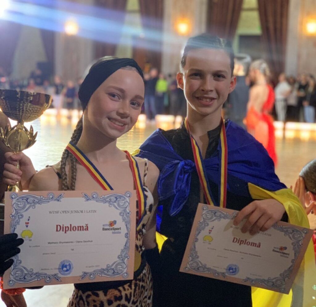 Украинцам запретили выходить с желто-синим флагом на чемпионате мира по бальным танцам в Молдове