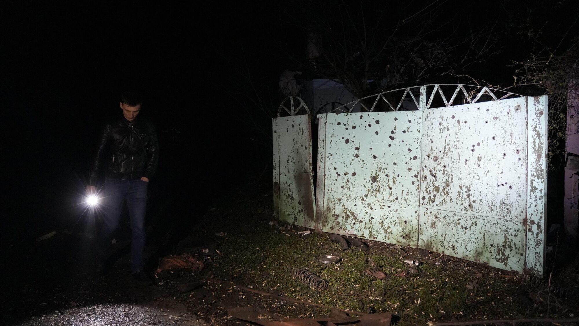 "Було влучання, все впало": у мережі показали наслідки обстрілу Харківщини. Фото