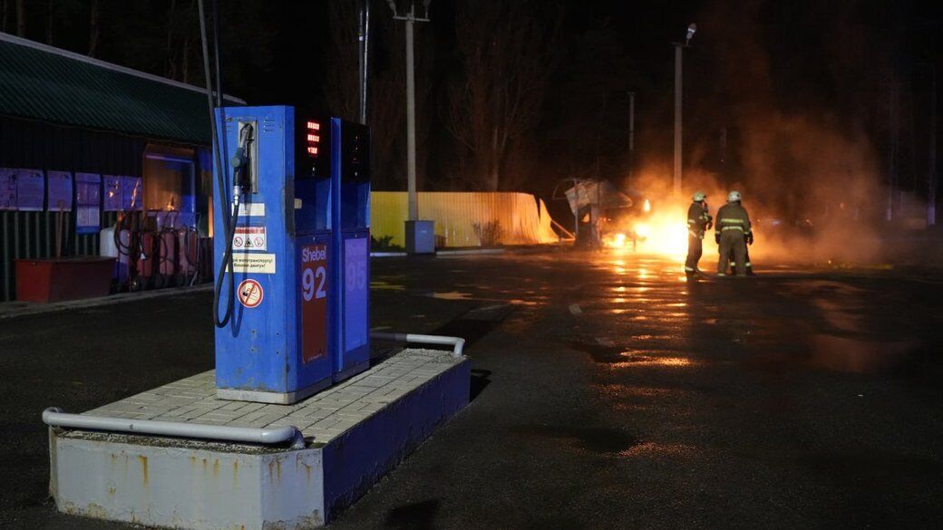 В Харькове во время российских обстрелов взорвалась АЗС, в которую не было попаданий. Фото