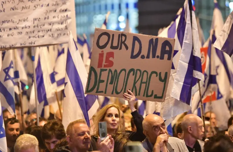 В Израиле более 380 тысяч человек вышли на новые протесты: что известно