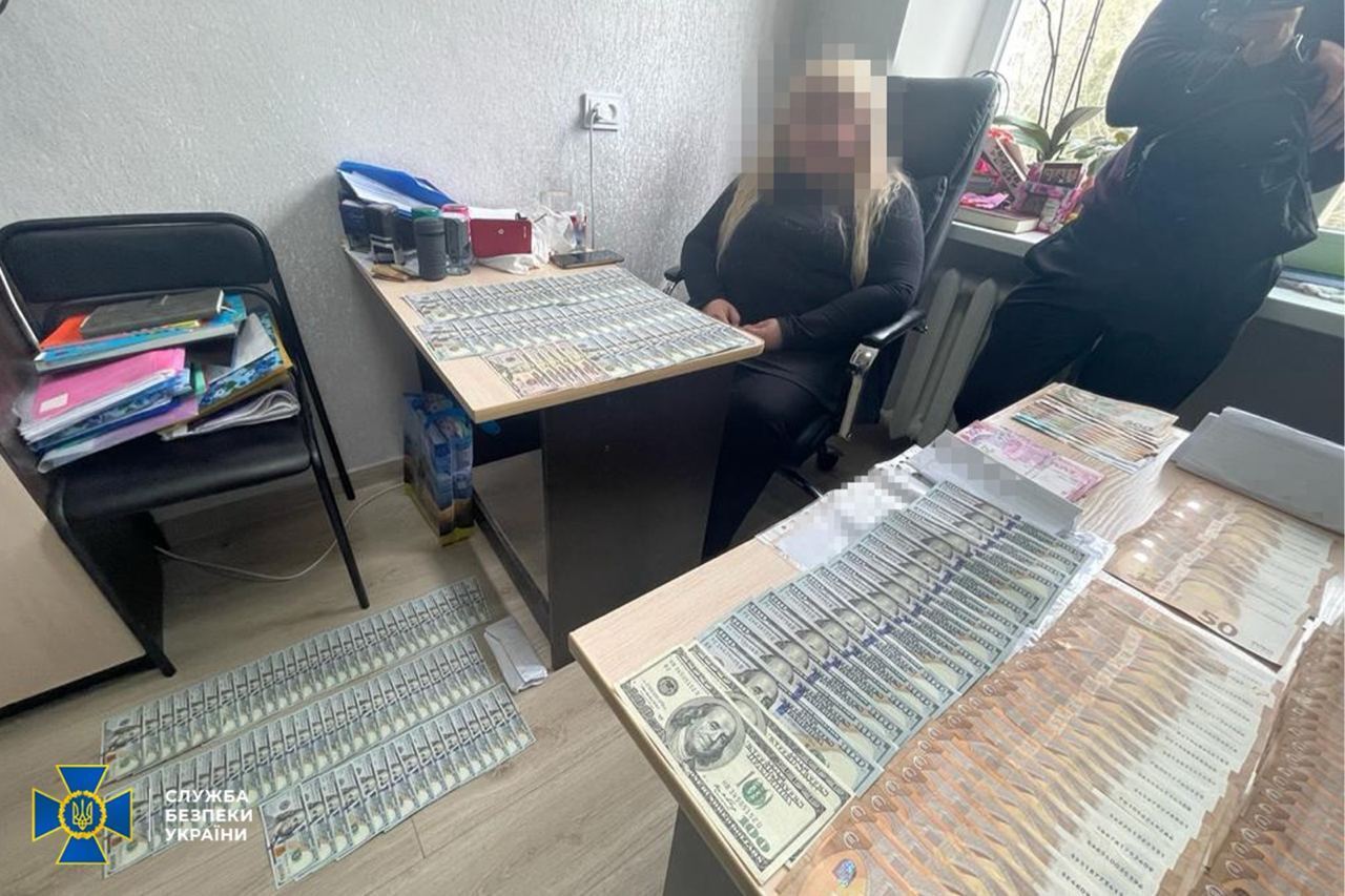 Изготовляли фиктивные справки для уклонистов: СБУ объявила подозрение руководству больницы в Хмельницкой области. Фото