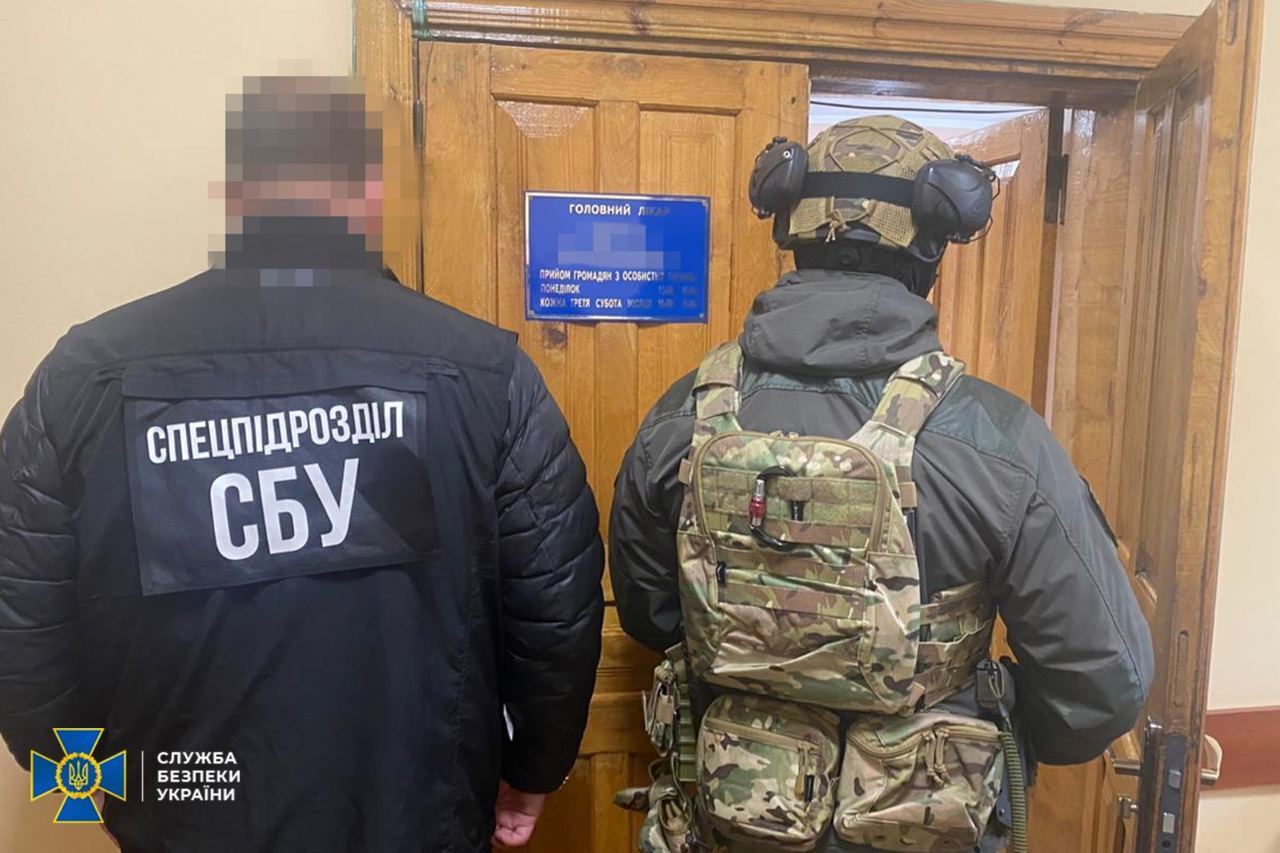 Изготовляли фиктивные справки для уклонистов: СБУ объявила подозрение руководству больницы в Хмельницкой области. Фото