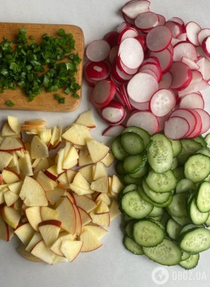 Весняний салат з редиски та огірків: чим заправити, крім майонезу та олії 