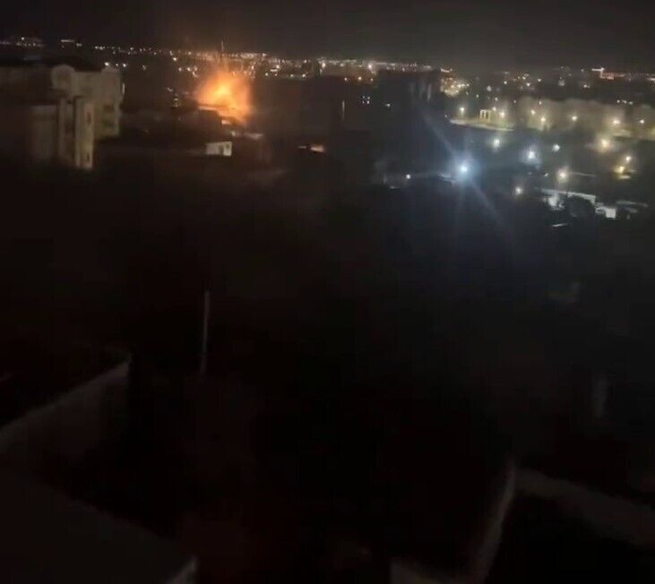 Проснулся весь город: в Севастополе раздались взрывы, оккупанты заявили об атаке дронов. Видео