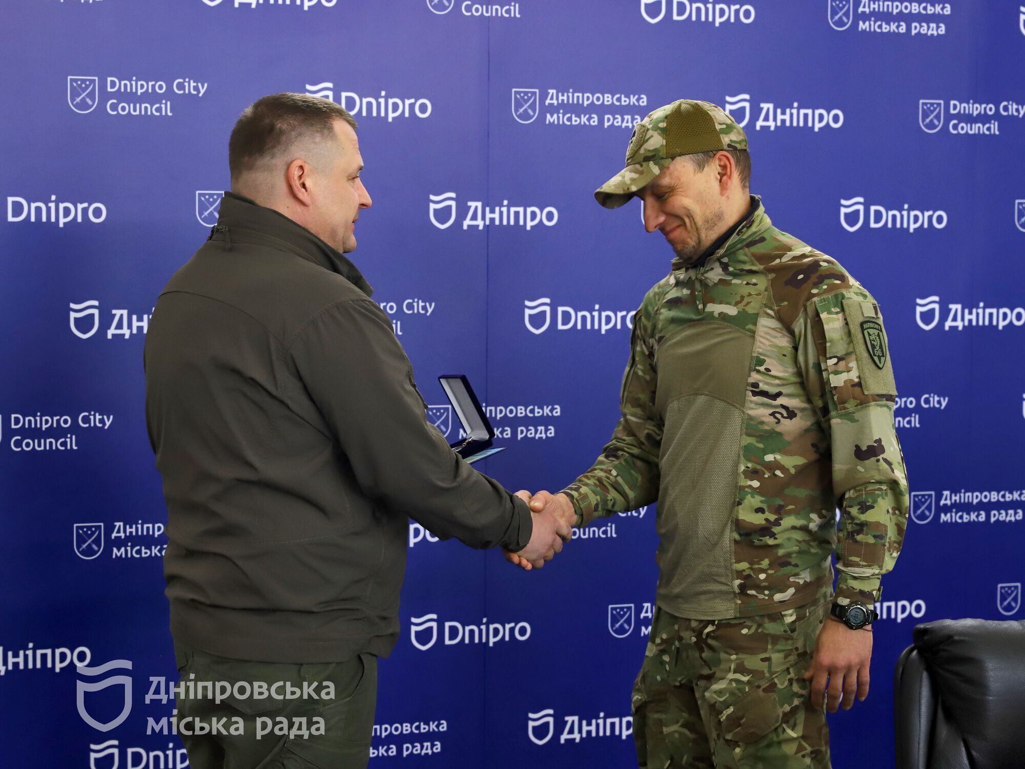 Филатов вручил самые высокие награды горсовета бойцам ССО из Днепра, защищающим Бахмут