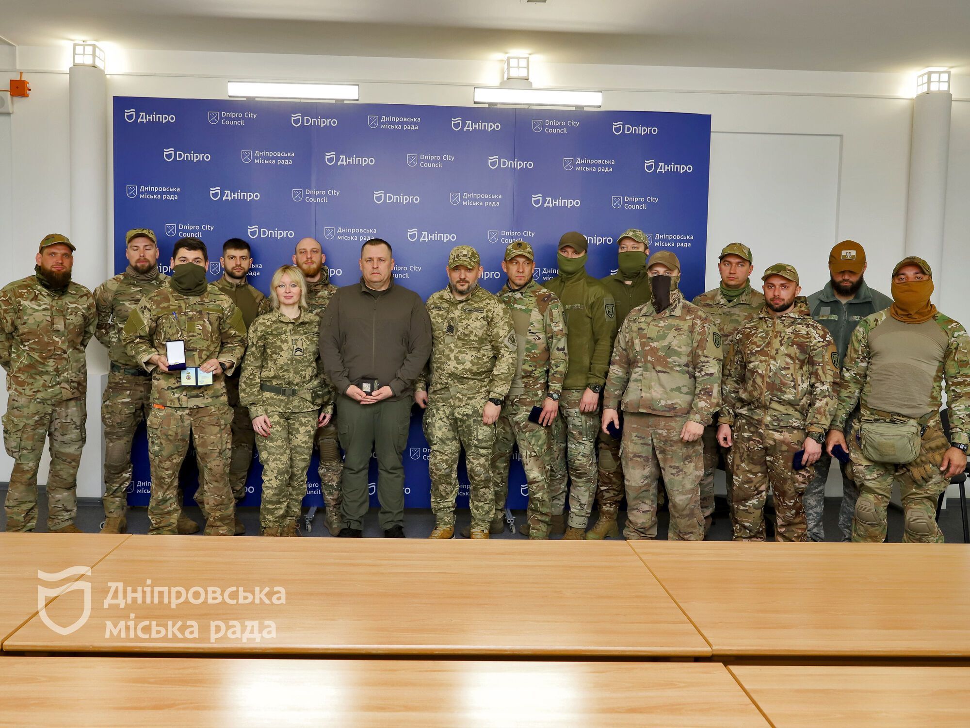 Филатов вручил самые высокие награды горсовета бойцам ССО из Днепра, защищающим Бахмут