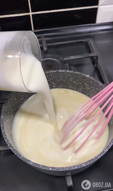 Молочный десерт без выпечки с фруктами: застывает в холодильнике