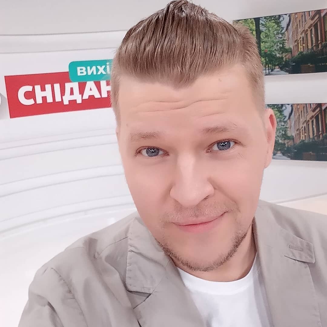 Куда пропал победитель вокального шоу "Голос страны" Антон Копытин и за что он критиковал Украину