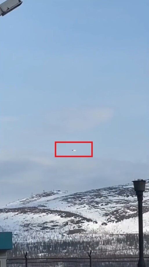 "Приліг відпочити": винищувач МіГ-31 розбився в Мурманській області РФ. Фото і відео