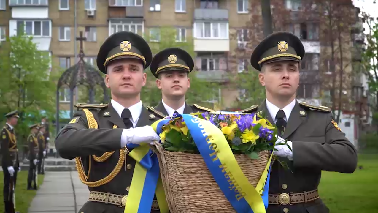 "Мы помним всех": Зеленский почтил память ликвидаторов аварии на ЧАЭС. Видео