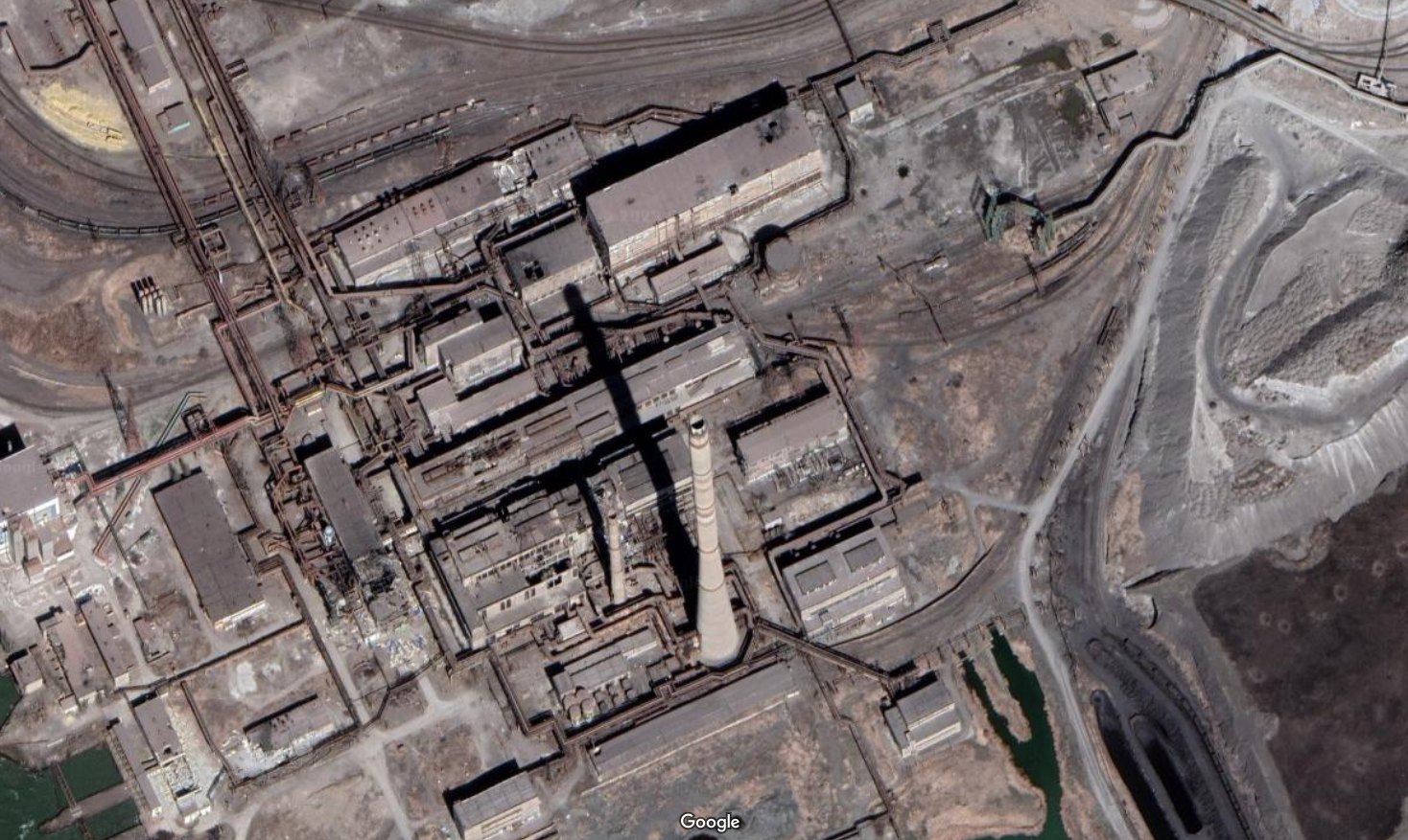 Google обновил спутниковые снимки Мариуполя: на них виден масштаб разрушений и новые массовые захоронения