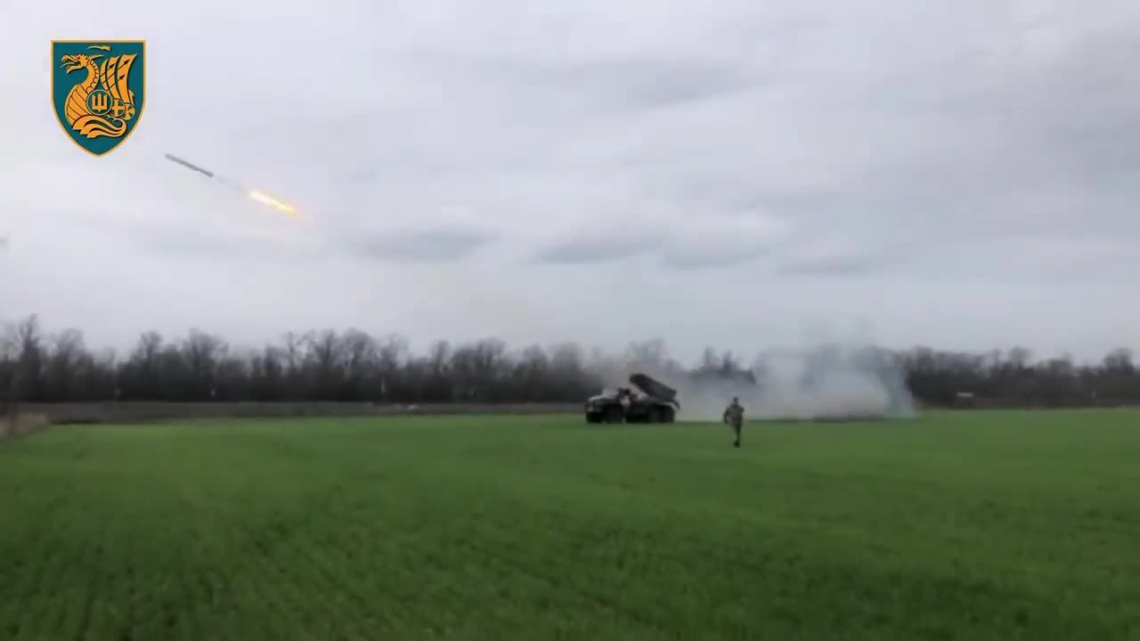 Украинские морпехи показали, как "отправляют чертей обратно в ад": мощные кадры