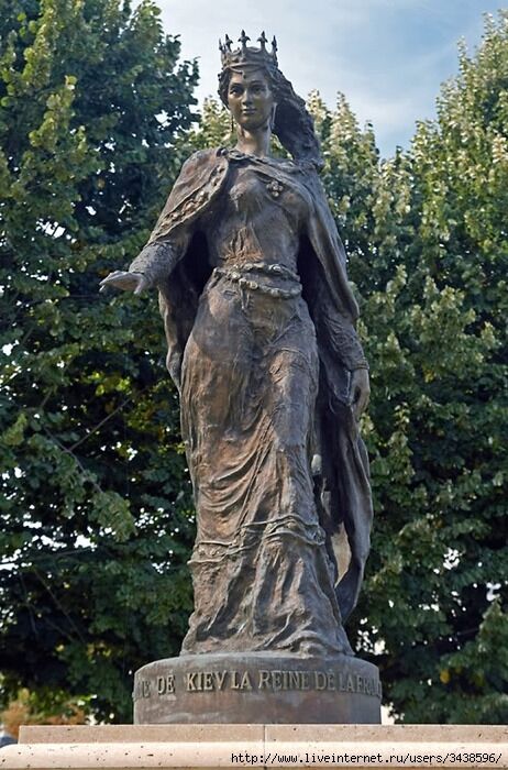 Во Франции установили памятник дочери Ярослава Мудрого королеве Анне. Фото