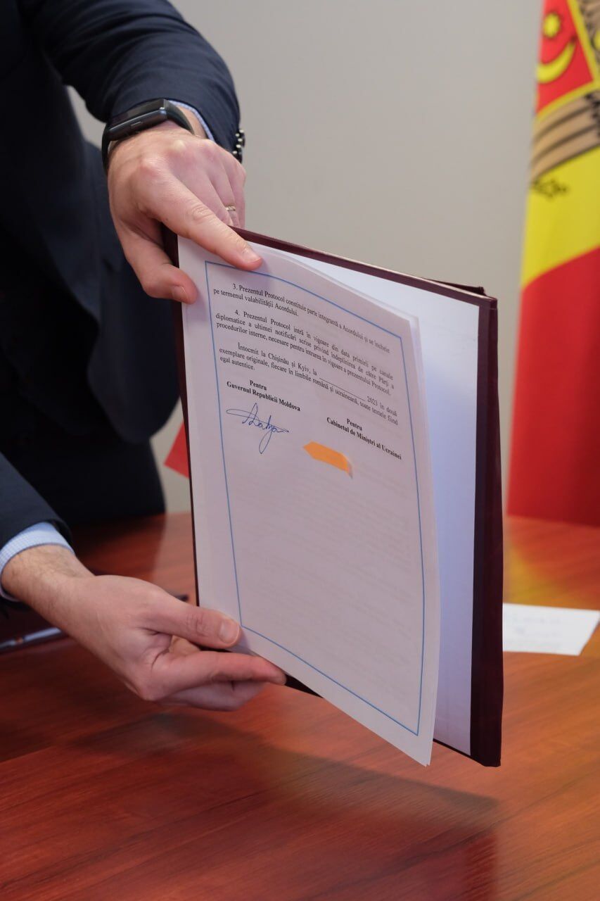 Кубраков та Дабіжа підписали Протокол про внесення змін до угоди про діяльність залізничного транспорту