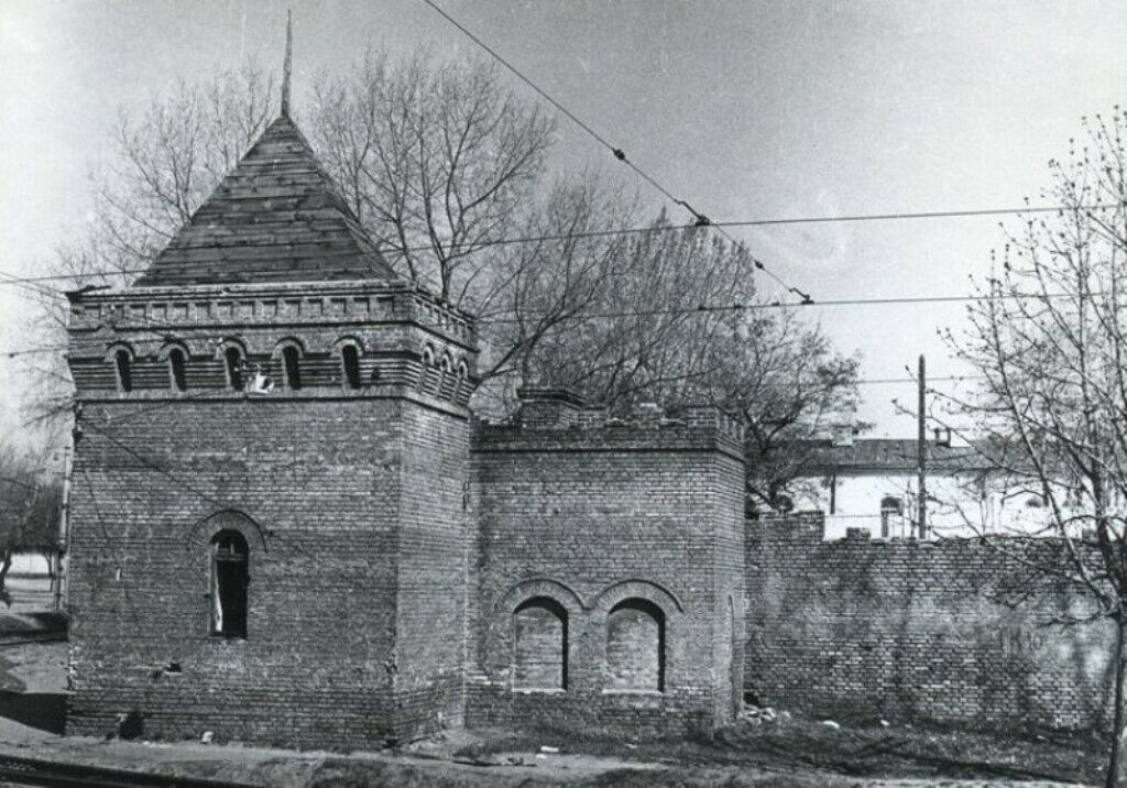 В сети показали, как выглядели остатки стен Новой Печерской крепости в 1960-х, которые не сохранились. Архивные фото