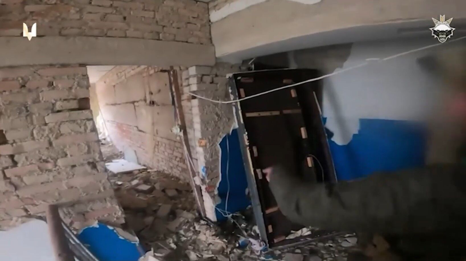 Ворог кидає на Бахмут всі сили: воїни ССО показали нові кадри із зруйнованого міста. Відео 