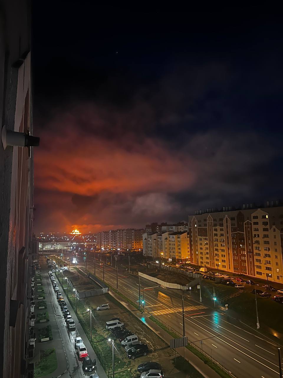 У Севастополі сталася "бавовна" на нафтобазі, окупанти поскаржилися на атаку дронів. Фото, відео і всі подробиці