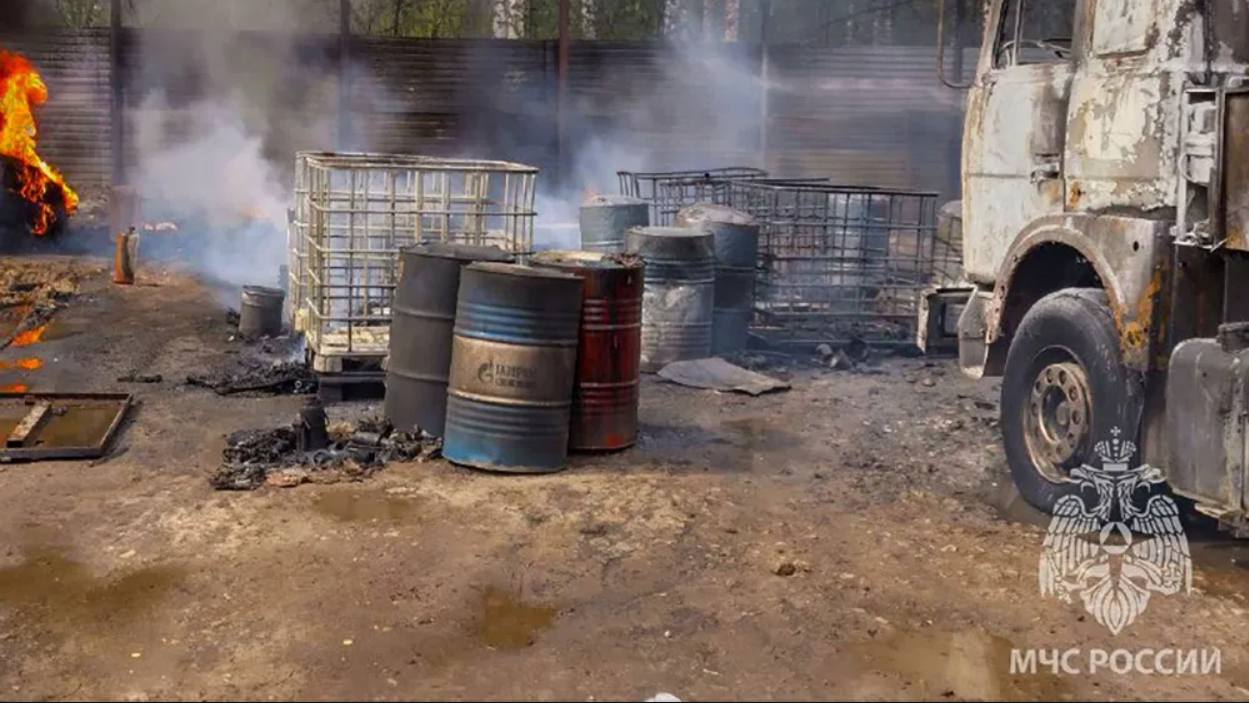 У Нижньогородській області РФ на стоянці спалахнули бензовози: з'явилися подробиці. Фото 