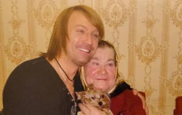 Отец не был ни на одном концерте сына, а мать пострадала от скандала: что известно о родителях "пропавшего" Олега Винника