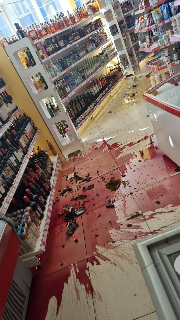 Люди в панике выбегали из домов: на Камчатке произошло землетрясение магнитудой 6,9. Фото и видео