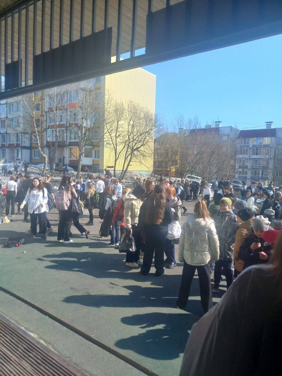 Люди в паніці вибігали з будинків: на Камчатці стався землетрус магнітудою 6,9. Фото і відео