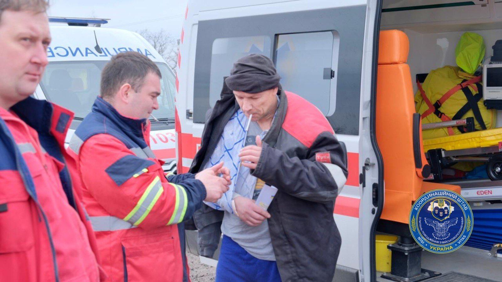 Из российского плена вернули еще 12 украинцев: среди них пятеро тяжелораненых. Фото и видео