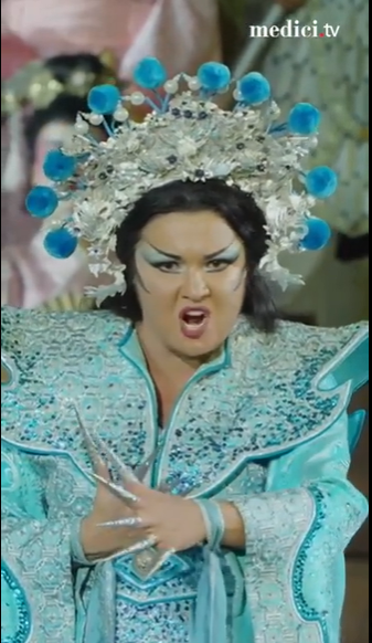 Украинка подала заявление против итальянского мэра: она обвиняет его в поддержке России