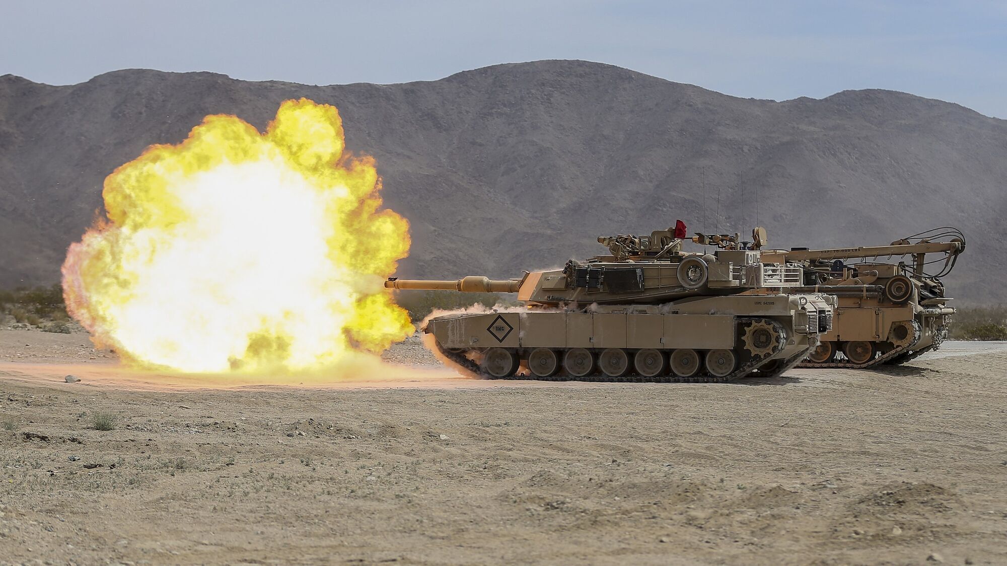 Украинские военные начали обучение на американских танках Abrams в Германии – NYT