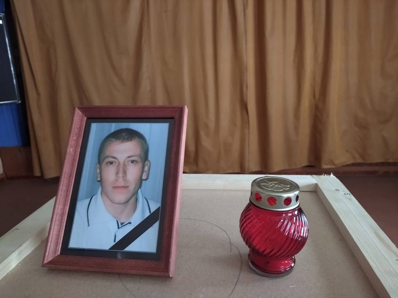 В России устроили почести ликвидированному в Украине вагнеровцу, едва не убившему жену. Фото