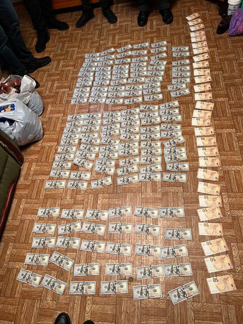 В Киеве уроженец РФ организовал канал сбыта наркотиков: у него изъяли "товар" на 4 млн грн. Фото и видео