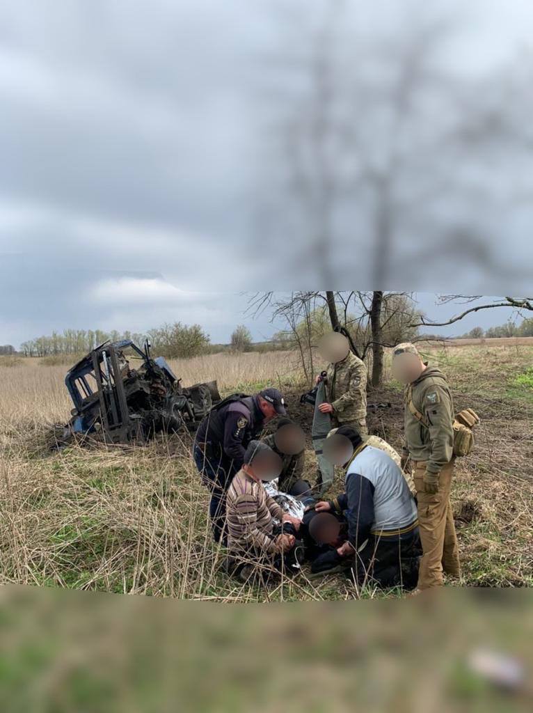 На Київщині тракторист підірвався на російській міні, поруч знайшли ще 13. Фото