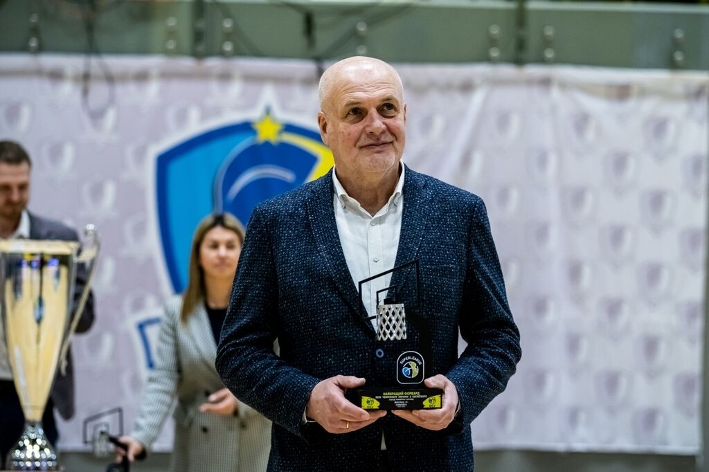 "Будивельник" получил золотые награды за победу в чемпионате Украины по баскетболу в Суперлиге