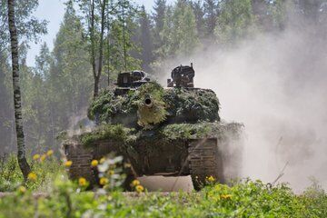 В минобороны Британии показали, как украинские бойцы осваивали танки Challenger 2. Фото