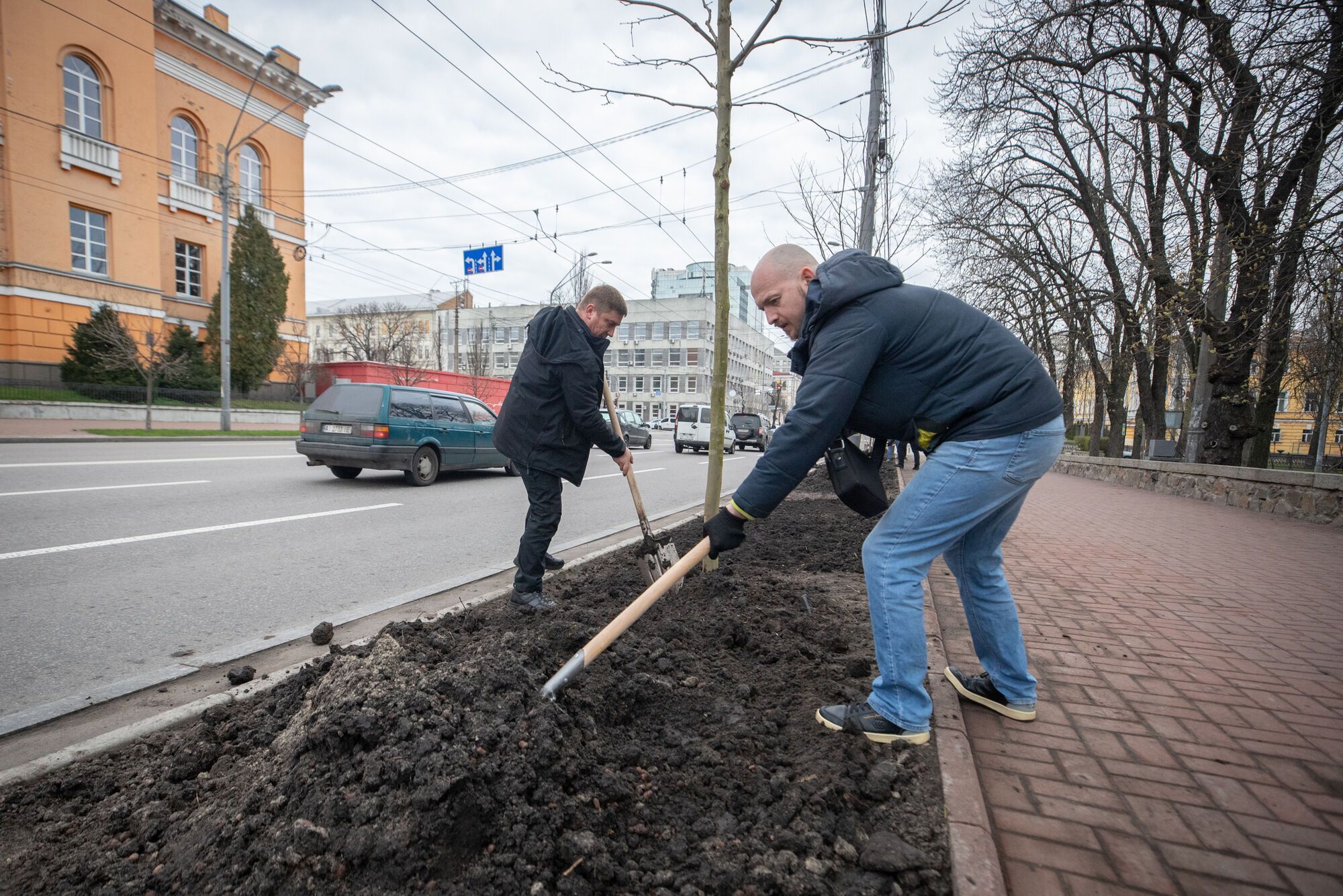 У Києві під час міської толоки зібрали понад 6 тис. кубометрів сміття. Фото