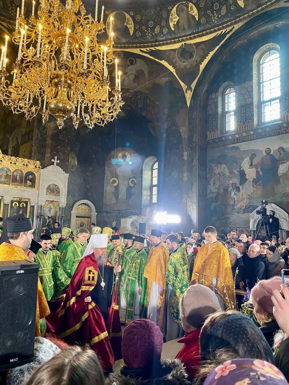 ПЦУ впервые в истории провела службу в Вербное воскресенье в Киево-Печерской лавре. Фото и видео