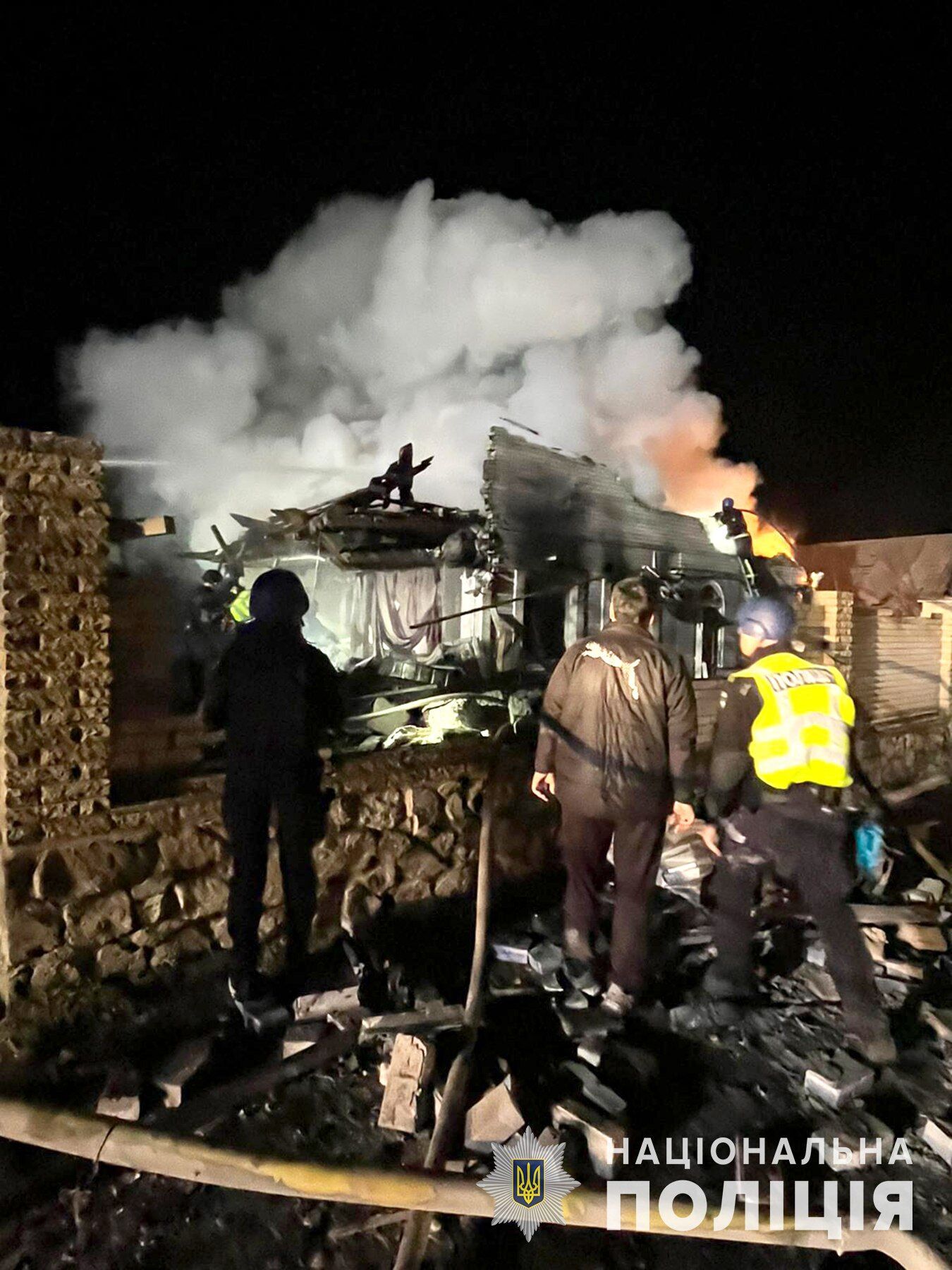 Повреждены 33 дома: появились новые фото последствий ночного удара РФ по Запорожью