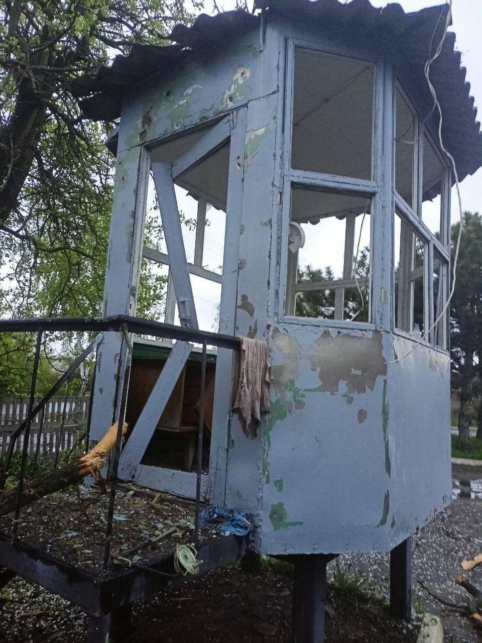 Оккупанты обстреляли Орехов: пострадала пожарная часть. Фото