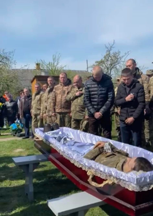 Віддав життя за Україну: на Волині попрощалися із загиблим на фронті захисником з позивним "Тополя". Фото 