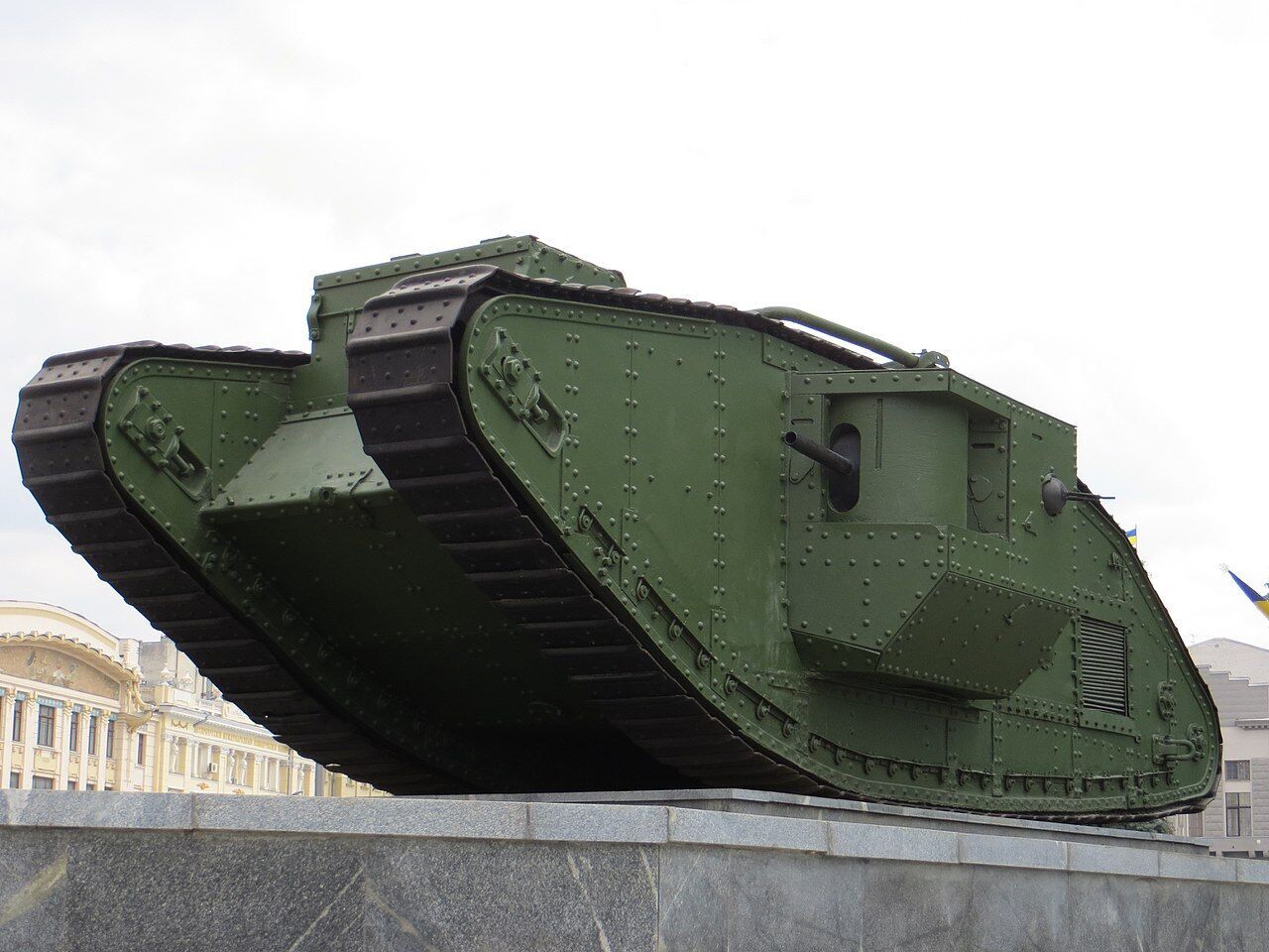 В Киеве в начале 1940-х можно было увидеть британский танк времен Первой мировой войны Марк V. Архивные фото