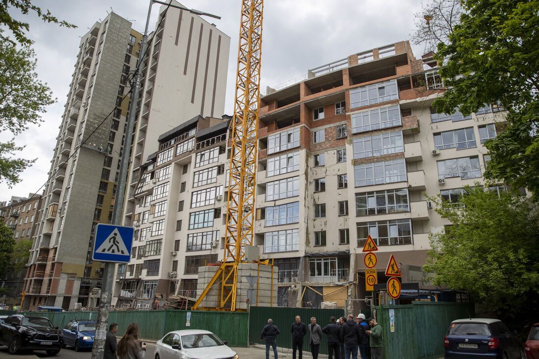 Кличко показав, як відремонтували три будинки, пошкоджені внаслідок російських обстрілів. Фото та відео